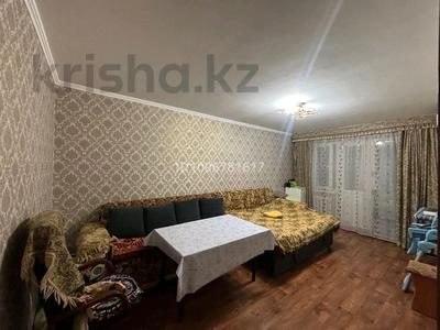 2-бөлмелі пәтер · 48 м² · 2/4 қабат, 8-й микрорайон, 8-й микрорайон 23 б — Бауыржан момышулы 23б, бағасы: 19 млн ₸ в Шымкенте, Туран р-н