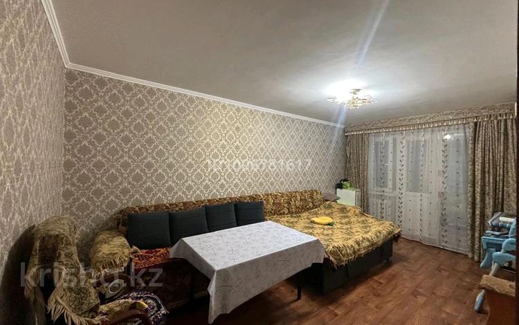 2-бөлмелі пәтер · 48 м² · 2/4 қабат, 8-й микрорайон, 8-й микрорайон 23 б — Бауыржан момышулы 23б, бағасы: 19 млн ₸ в Шымкенте, Туран р-н — фото 2