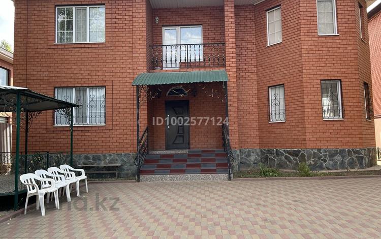 Жеке үй · 7 бөлме · 320 м², Заречн — Заречный 2, бағасы: 70 000 ₸ в Актобе, жилой массив Заречный-2 — фото 23
