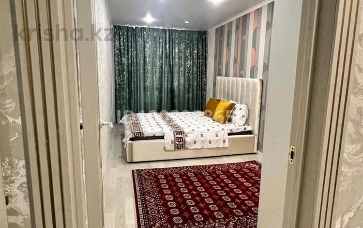 2-комнатная квартира · 45 м² · 2/5 этаж, Абая 107 — Универмаг абая за 15 000 〒 в Уральске — фото 17