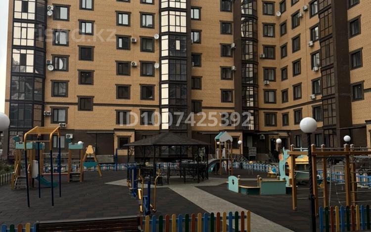 2-бөлмелі пәтер · 76.8 м² · 2/9 қабат, Вокзальная 4/1, бағасы: 43.5 млн ₸ в Уральске — фото 22