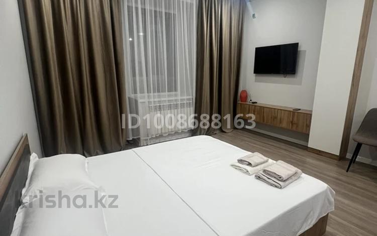 1-комнатная квартира · 35 м² · 1/10 этаж, ЖК Луначарского 49 — Толстого Байзакова за 400 000 ₸ в Павлодаре — фото 2
