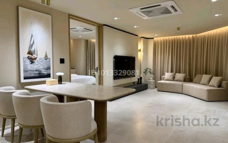 2-бөлмелі пәтер · 90 м² · 17 қабат, Аль-Фараби 41, бағасы: 60 000 ₸ в Алматы, Бостандыкский р-н — фото 2