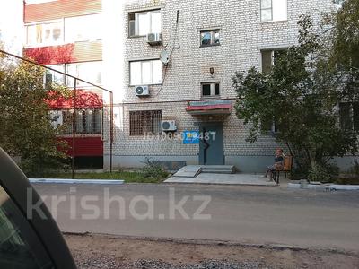 2-комнатная квартира · 55 м² · 1/5 этаж, мкр Кунаева 66 за 23.5 млн 〒 в Уральске