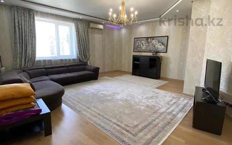 3-комнатная квартира, 153 м², 8/12 этаж, Достык 13/3