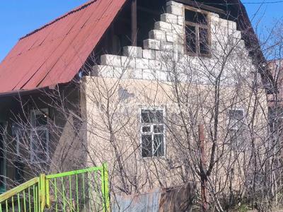 Дача · 2 комнаты · 45 м² · 6 сот., Синяя 5 за 2.8 млн ₸ в Турарских дач