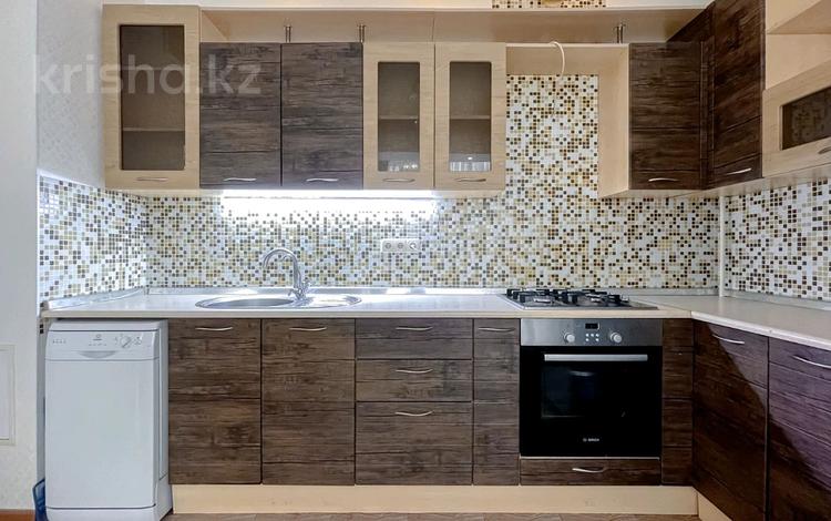 4-комнатная квартира · 112 м² · 1/9 этаж, мкр Хан Тенгри, Кенесары хана 54 за 450 000 〒 в Алматы, Бостандыкский р-н — фото 3