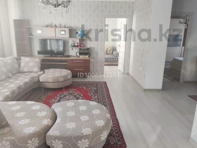 Отдельный дом · 3 комнаты · 110 м², Джека Лондона за 300 000 〒 в Усть-Каменогорске