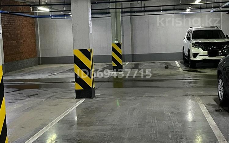 Паркинг • 11 м² • улица Сауран 10 Б, бағасы: 1.6 млн 〒 в Астане, Есильский р-н — фото 9