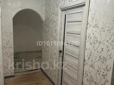 3-комнатная квартира · 52.8 м² · 1/4 этаж, Гагарин 105/1 — за супермаркет Алтындар за 12.5 млн ₸ в Уральске