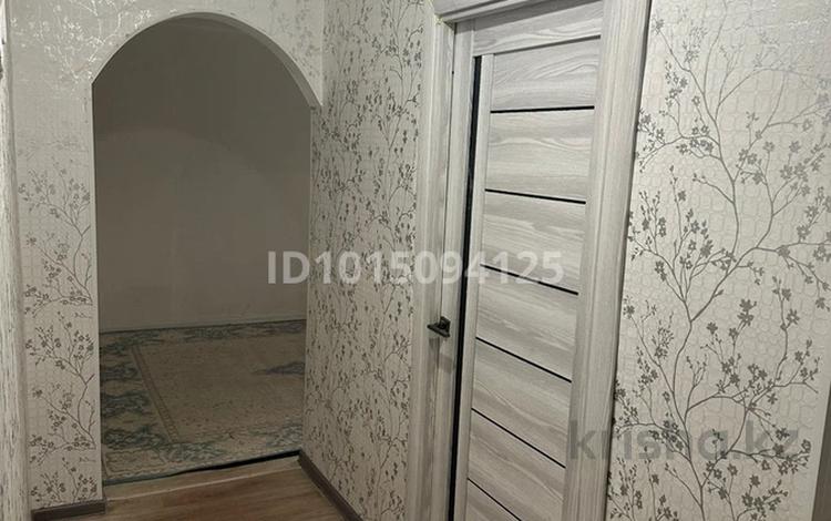 3-комнатная квартира · 52.8 м² · 1/4 этаж, Гагарин 105/1 — за супермаркет Алтындар за 12.5 млн ₸ в Уральске — фото 2