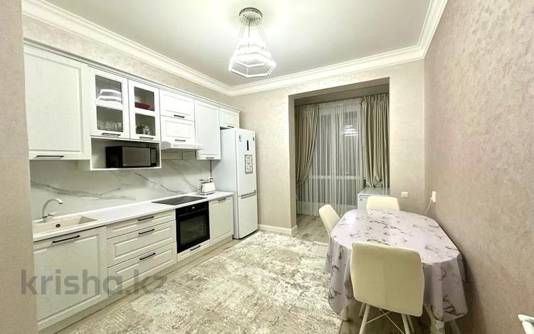 3-комнатная квартира, 100 м², 6/10 этаж, Абикена Бектурова 1/2