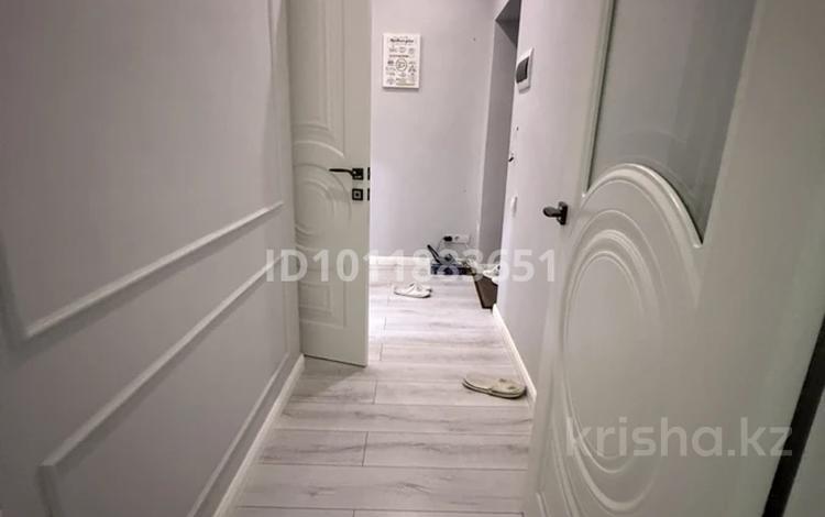 1-комнатная квартира · 50 м² · 8/10 этаж, ул. Таумуша Жумагалиева 10 за 25 млн ₸ в Атырау, мкр Авангард-2 — фото 7