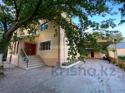 Жеке үй · 7 бөлме · 600 м² · 15 жүзд., Кудайбергенова 32, бағасы: 80 млн ₸ в Актобе, жилой массив Заречный-2