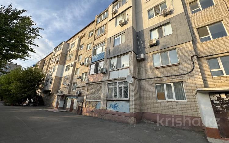 3-бөлмелі пәтер · 78.1 м² · 2/5 қабат, Азаттык 71, бағасы: 26 млн ₸ в Атырау — фото 2