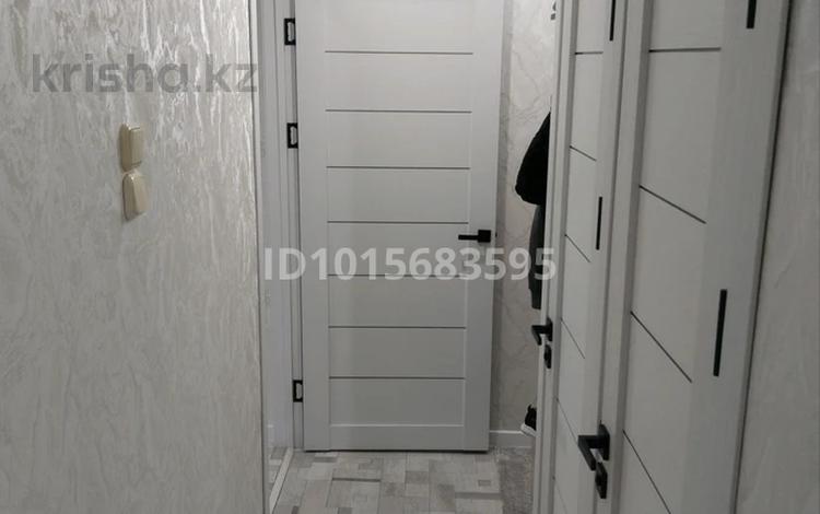 2-комнатная квартира · 45 м² · 4/5 этаж, Майкудук, Майкудук, 18й микрорайон 6 за 13 млн ₸ в Караганде, Алихана Бокейханова р-н — фото 2