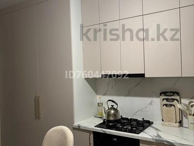 Пәтерлер в Актюбинской обл.: 2-бөлмелі пәтер · 65 м² · 5/5 қабат, мкр. Алтын орда — Напротив 103, бағасы: 22.5 млн 〒 2-бөлмелі пәтер · 65 м² · 5/5 қабат, мкр. Алтын орда — Напротив 103, бағасы: 22.5 млн 〒 в Актобе