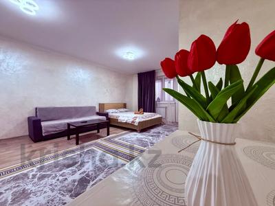 1-комнатная квартира · 50 м² · 4/10 этаж, мкр Аксай-5, Момышулы 25 — Жубанова( по часам только к нам )рядом трц Grand park за 1 000 〒 в Алматы, Ауэзовский р-н