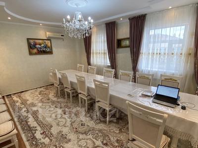 Жеке үй · 8 бөлме · 250 м² · 10 жүзд., Сейткасыма Жунисова 32, бағасы: 48 млн ₸ в 