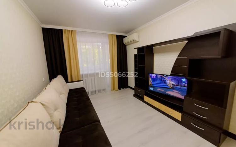 3-бөлмелі пәтер · 82 м² · 2/5 қабат, Бухар-Жырау 75, бағасы: 15 000 ₸ в Караганде, Казыбек би р-н — фото 5