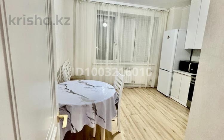 2-комнатная квартира · 75 м² · 7/10 этаж, Казыбек би 40 за 25 000 ₸ в Усть-Каменогорске — фото 16