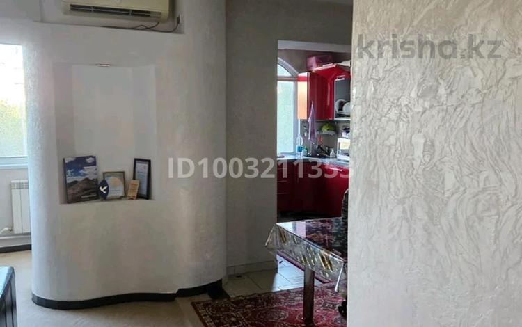 3-комнатная квартира · 72 м² · 2/6 этаж, Мира 51а — Акимат за 45 млн ₸ в Жезказгане — фото 2