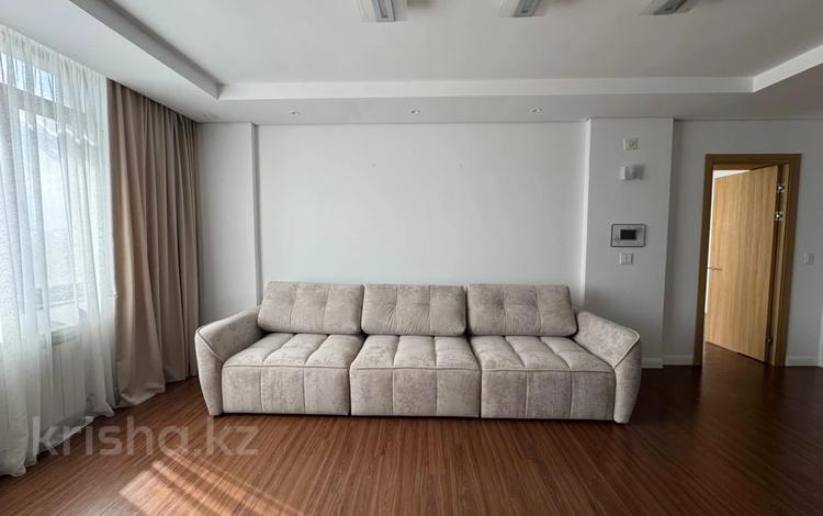 3-комнатная квартира · 120 м² · 2/18 этаж, Ахмет Байтурсынулы 5 за 700 000 ₸ в Астане, Сарайшык р-н — фото 2