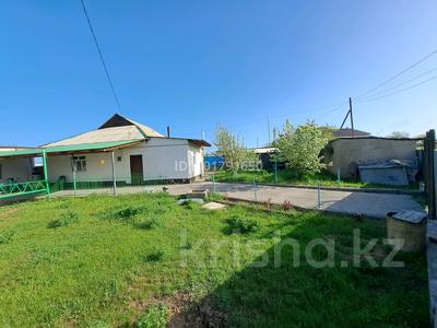 Продажа домов и дачи в Туркестанской обл.: Отдельный дом · 3 комнаты · 180 м² · 10 сот., Тәуелсіздік 35 — Эстакада за 12 млн 〒 Отдельный дом · 3 комнаты · 180 м² · 10 сот., Тәуелсіздік 35 — Эстакада за 12 млн 〒 в Кентау