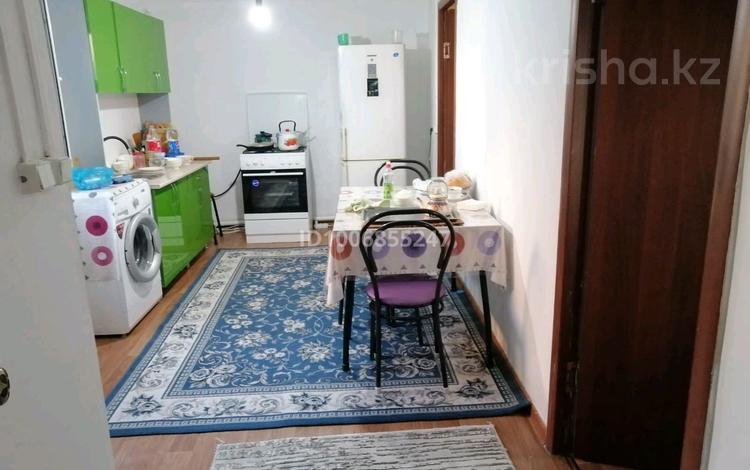 Отдельный дом · 3 комнаты · 63 м² · 8 сот., Алатау 7б — Возле школы 29 за 130 000 〒 в  — фото 2