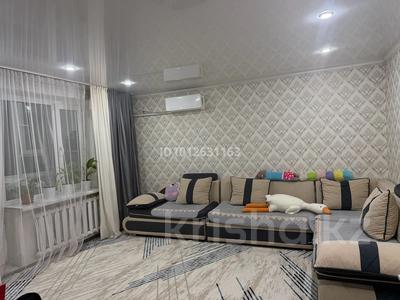 2-комнатная квартира · 60 м² · 1/4 этаж, Военный городок 2 115 — Центр за 18 млн ₸ в Ушарале