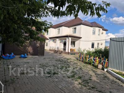 Отдельный дом · 7 комнат · 230 м² · 9 сот., Тукая 5/2 — Магистральная за 36 млн ₸ в Уральске
