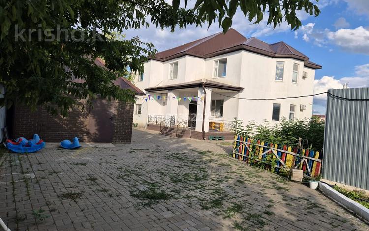 Отдельный дом · 7 комнат · 230 м² · 9 сот., Тукая 5/2 — Магистральная за 36 млн ₸ в Уральске — фото 2
