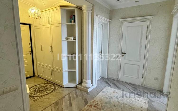 2-комнатная квартира · 75 м² · 7/16 этаж, 17-й мкр 3 за 300 000 ₸ в Актау — фото 2