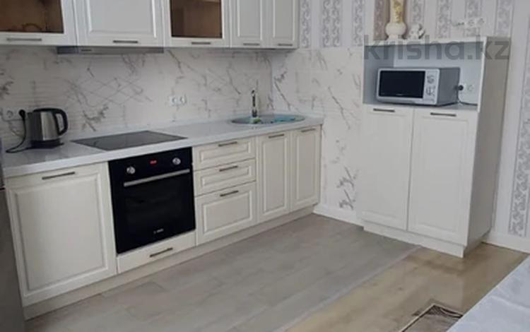 4-комнатная квартира · 120 м² · 2/40 этаж, Достык 5 за 400 000 ₸ в Астане, Есильский р-н — фото 2