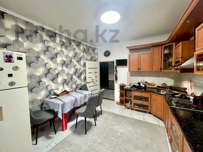 Жеке үй · 4 бөлме · 180 м² · 6 жүзд., Абая 19, бағасы: 40 млн ₸ в М. Туймебаеве