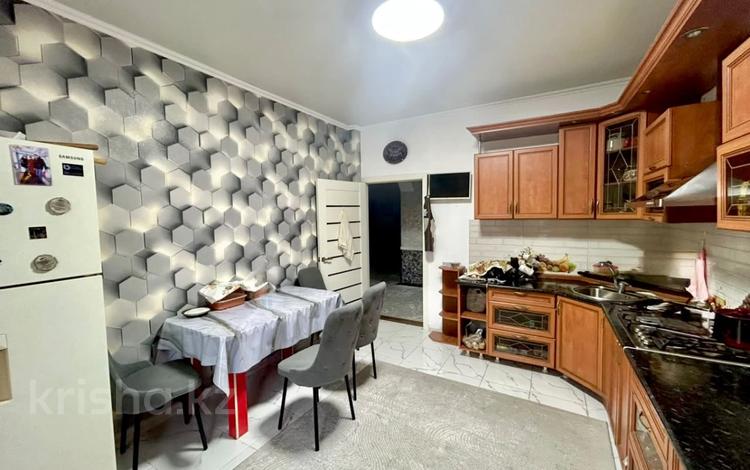 Жеке үй · 4 бөлме · 180 м² · 6 жүзд., Абая 19, бағасы: 40 млн ₸ в М. Туймебаеве — фото 33