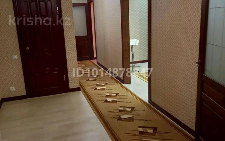 3-бөлмелі пәтер · 115 м² · 1 қабат, Ардагер ш/а., Кулманова 107 кв 36, бағасы: 250 000 ₸ в Атырау, мкр Ардагер — фото 2
