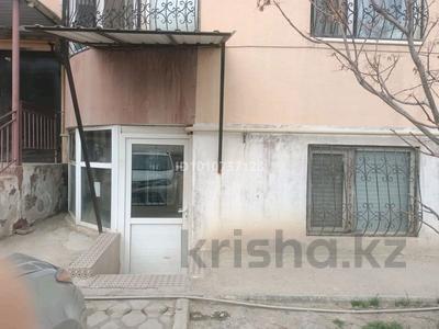 2-комнатная квартира · 45 м² · 1/5 этаж, 3-й мкр 22 — Возле супер маркет дана за 8 000 〒 в Актау