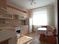 2-комнатная квартира, 62 м², 6/10 этаж, Шахтеров 74 за 23.3 млн 〒 в Караганде