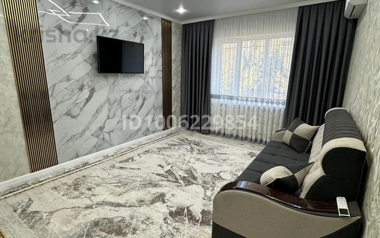 1-комнатная квартира · 38 м² · 2/5 этаж, мкр Мынбулак 8 за 170 000 ₸ в Таразе — фото 2