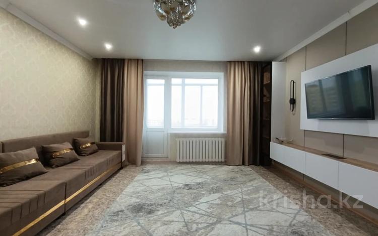 3-комнатная квартира · 65 м² · 9/9 этаж, Майкудук, мкр Голубые пруды 12 за 25 млн ₸ в Караганде, Алихана Бокейханова р-н — фото 2