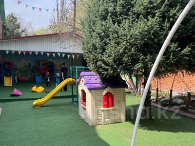 Отдельный дом · 7 комнат · 500 м² · 13 сот., мкр Тепличный б/н за 320 млн ₸ в Алматы, Ауэзовский р-н