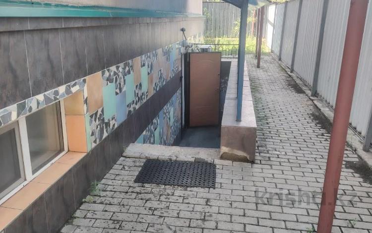 Свободное назначение, офисы, магазины и бутики, склады, салоны красоты, бани, гостиницы и зоны отдыха, медцентры и аптеки, образование · 294.7 м² за 26.5 млн ₸ в Актобе — фото 12