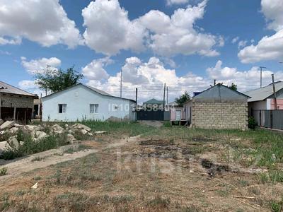 Отдельный дом · 2 комнаты · 72 м² · 10 сот., мкр Атырау, Нурлыбек Шманов 14 за 16 млн ₸
