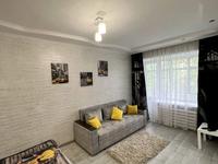 1-комнатная квартира, 36 м², 2/5 этаж посуточно, Назарбаева 3 за 12 000 〒 в Усть-Каменогорске