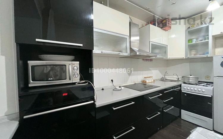 3-комнатная квартира · 56 м² · 7/9 этаж, 7 микрорайон 18 — Металлург көшесінің бойы за 10.5 млн ₸ в Темиртау — фото 2