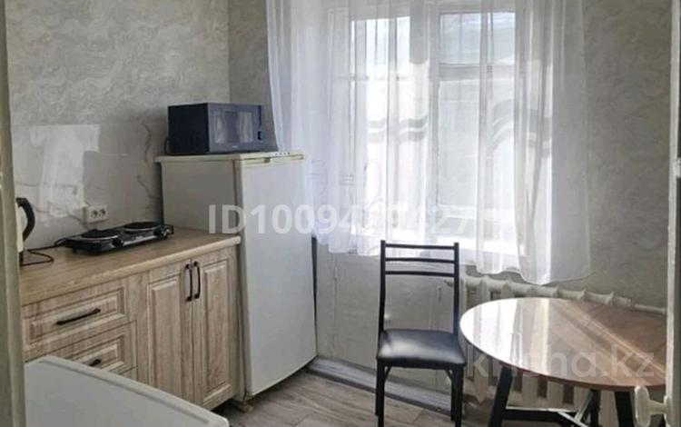 1-бөлмелі пәтер · 31.5 м² · 3/3 қабат, 71квартал 4 — Мама Батыра- Ч.Валиханова, бағасы: 2 000 ₸ в Семее — фото 2