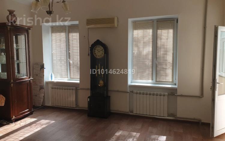 2-бөлмелі пәтер · 61 м² · 2/3 қабат, Центральный ш/а., Азаттык 24 — Остановка Юность, бағасы: 22 млн ₸ в Атырау, мкр Центральный — фото 2