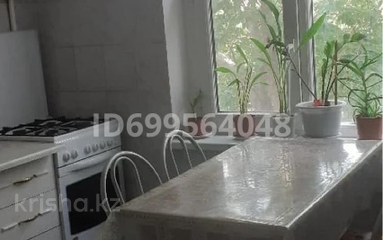 2-бөлмелі пәтер · 60 м² · 3/5 қабат · ай сайын, Владимирская 100, бағасы: 140 000 〒 в Атырау, мкр Авангард-3 — фото 2