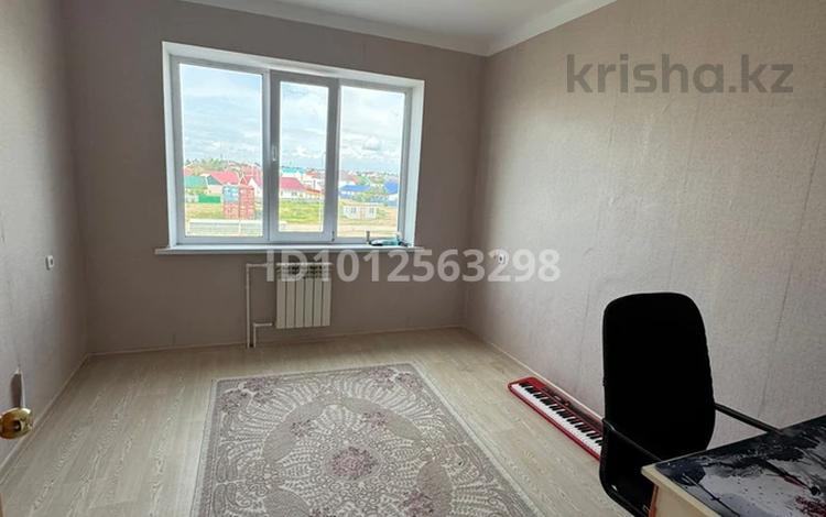 3-бөлмелі пәтер · 80.6 м² · 3/9 қабат, мкр. Зачаганск пгт, Зачаганск. ул. Бирлик 13, бағасы: 32 млн ₸ в Уральске — фото 2